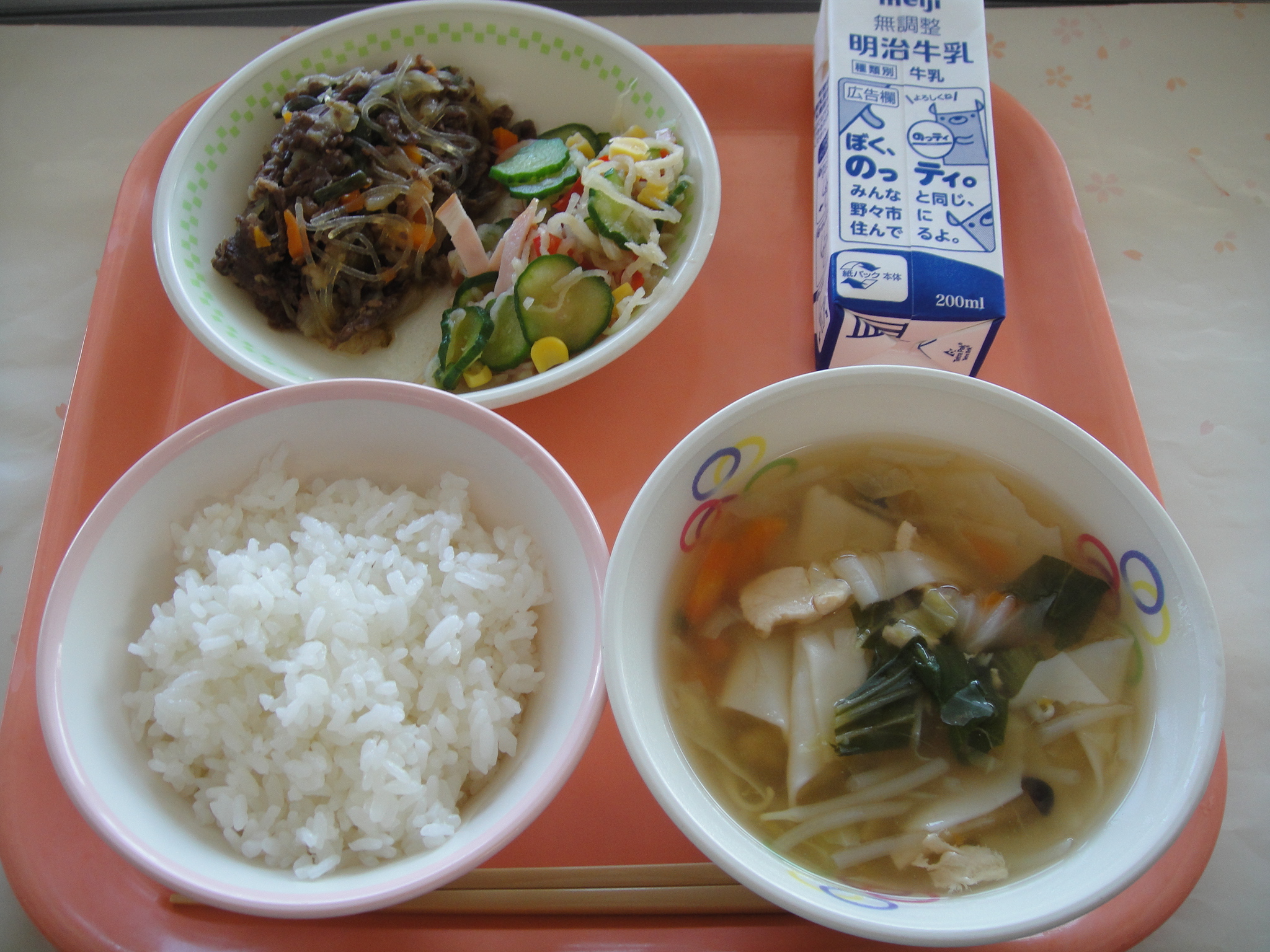 655㎉ ごはん 牛乳 プルコギ きりぼしだいこんのサラダ ワンタンスープ