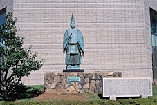 富樫家国像（文化会館フォルテ）の画像