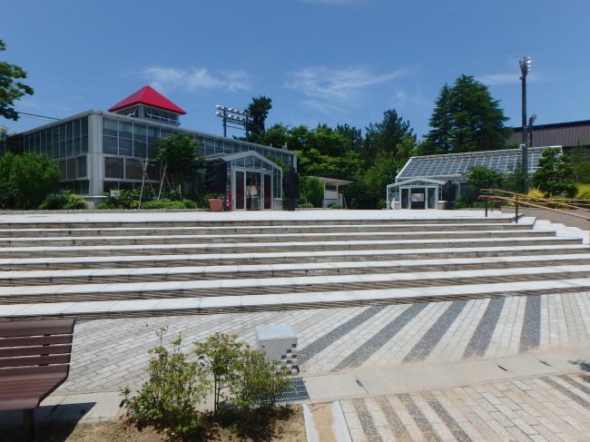 野々市中央公園　ののいち椿館