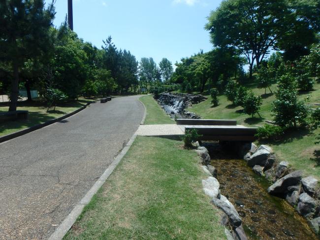 野々市中央公園　滝