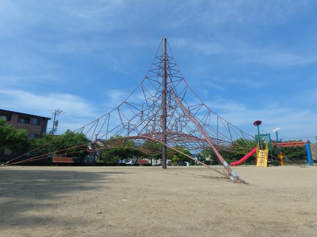 野々市南部公園　ロープタワー