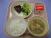 818kcal  ご飯　牛乳　豚肉のくわ焼き風　たまごサラダ　さつま汁