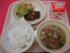 861キロカロリー、ご飯、牛乳、北京ダック風、野菜の胡麻和え、水餃子スープ