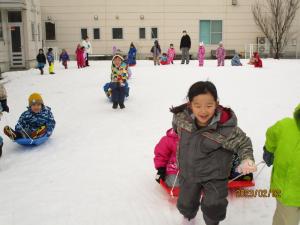 ４歳児　ぱんだ組　雪遊び
