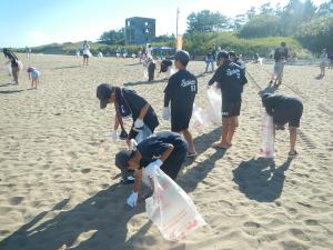 海岸清掃の様子1