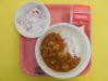 707キロカロリー、むぎごはん、ぎゅうにゅう、カレーライス、フルーツヨーグルト