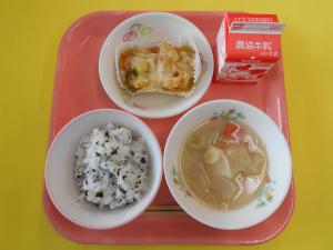 614キロカロリー、わかめごはん、ぎゅうにゅう、オイマヨグラタン、だいこんのみそしる