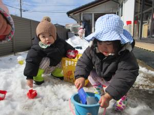 雪遊び