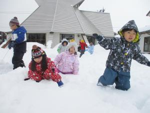 雪遊び