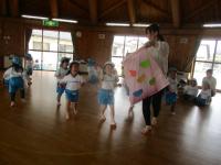 ４歳児　こいのぼり玉入れをしたよ