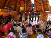 御経塚じょんがら保存会の方が踊りを披露してくれたよ