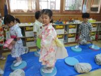 にんじゃ屋敷でジャンプの修行　浴衣でもできちゃうよ！