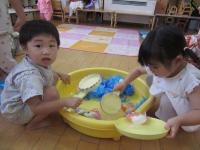 2歳児　お魚すくいをしたよ