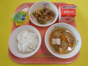 657キロカロリー、ごはん、ぎゅうにゅう、チキンチキンごぼう、けんちんじる、ゆずきちゼリー