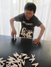 挟んでいたがる子