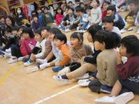 集いを楽しむ子どもたち