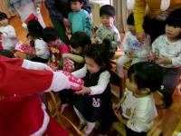 クリスマス会　プレゼントをもらったよ