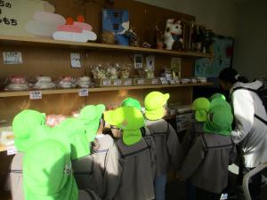 おつかいで鏡餅を買いに来た5歳児