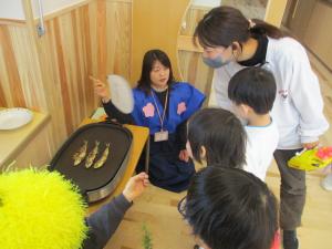 鬼が嫌いな鰯のにおいって、どんな匂いかな？