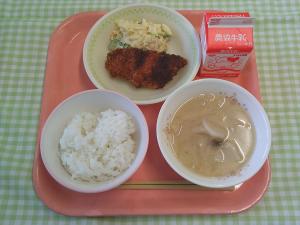 616キロカロリー、ごはん、ぎゅうにゅう、しろみざかなのフライ、タルタルサラダ、だいこんのみそしる