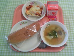 630キロカロリー、コッペパン、ぎゅうにゅう、ラザニア、やさいのスープに、ミックスジャム