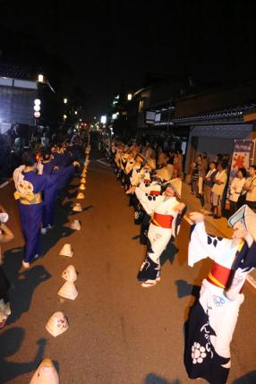 じょんから踊り夜の町流し