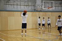 北陸学院高校バスケットボール部の練習風景の画像2